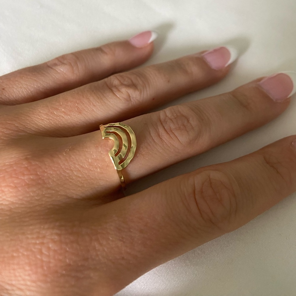 Elegant Gold Wave Ring
